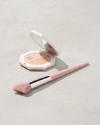 Cheek-Hugging Highlight Brush 120