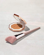 Cheek-Hugging Bronzer Brush 190