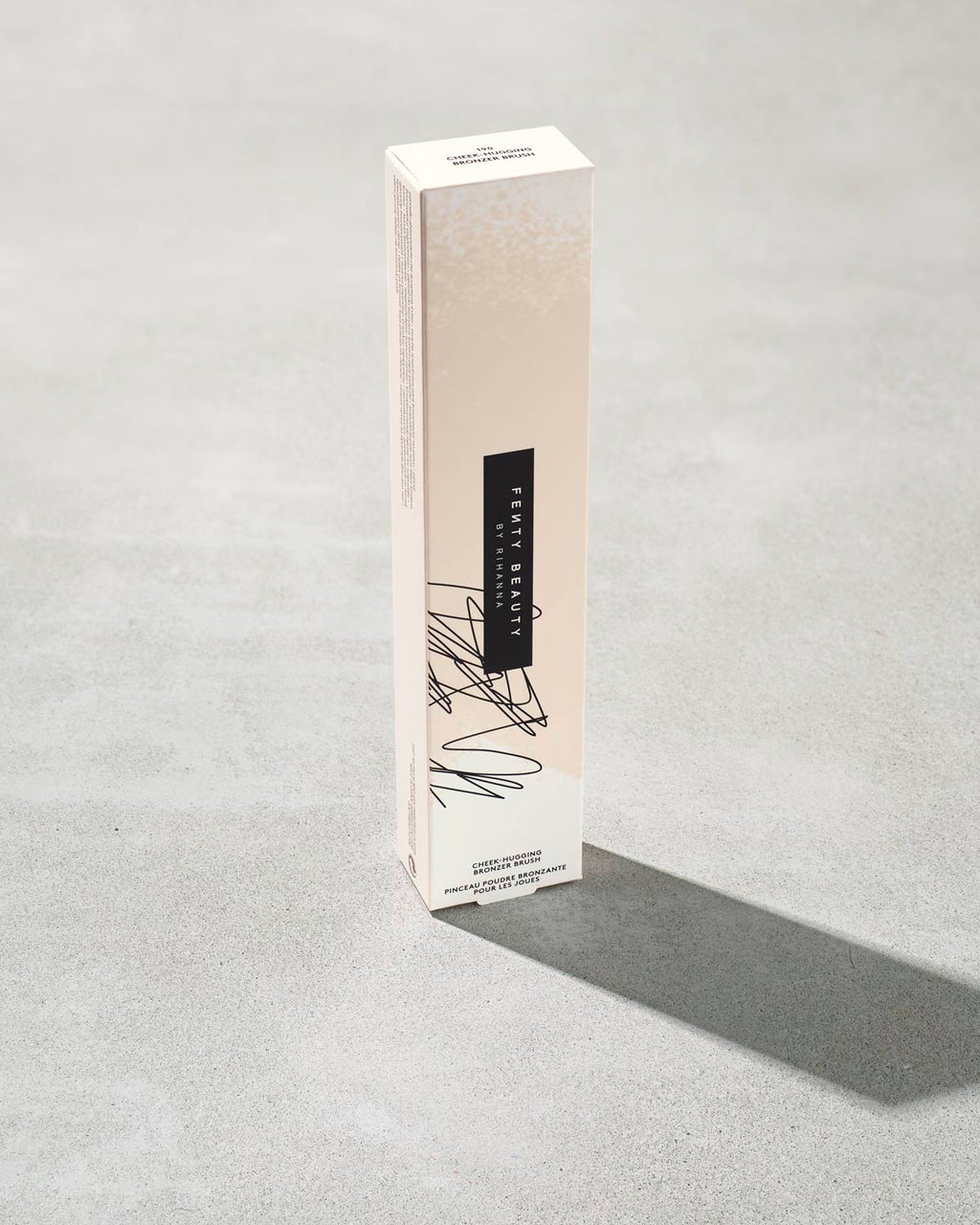 Cheek-Hugging Bronzer Brush 190