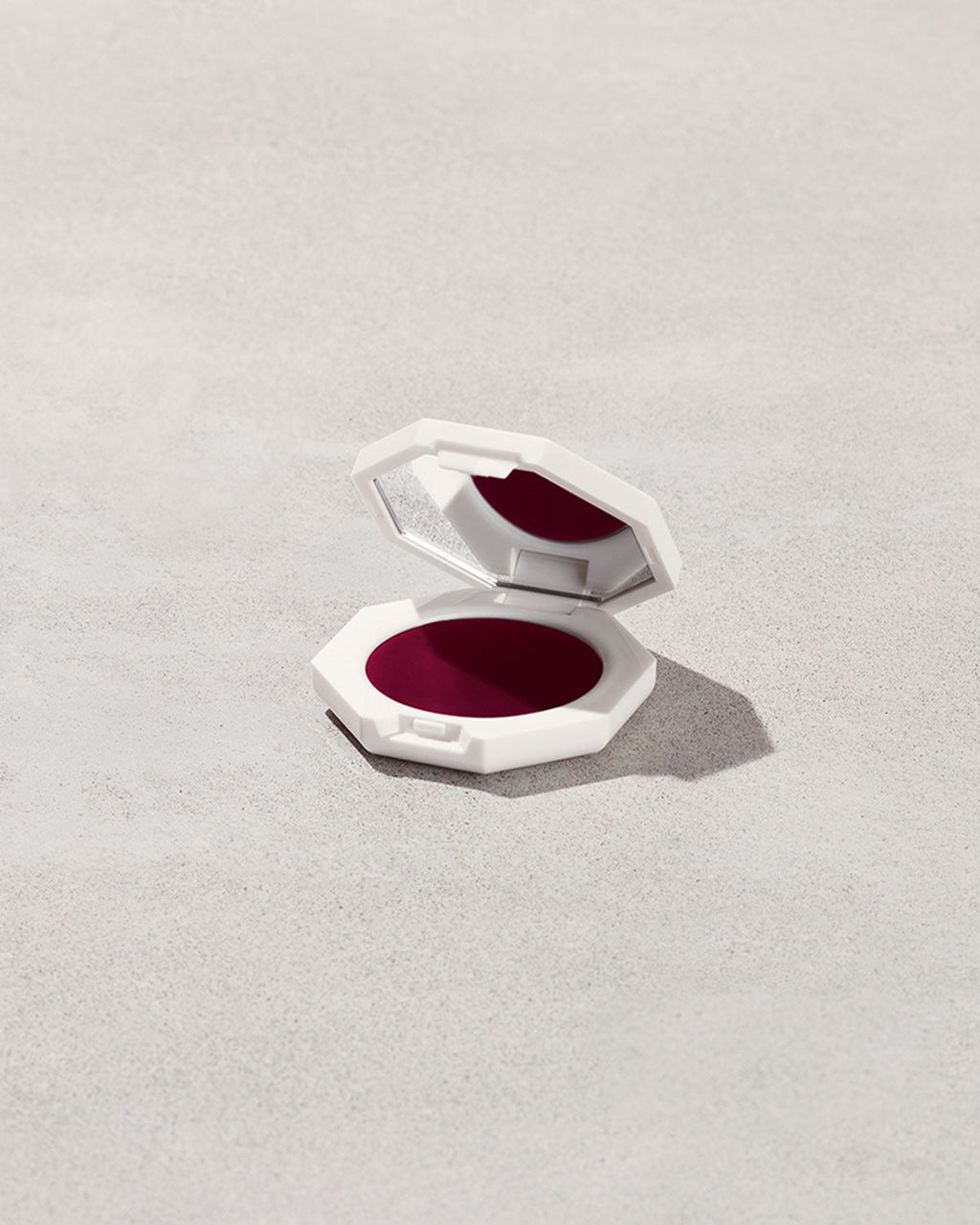 Fenty Beauty Cheeks Out Freestyle Cream Blush — Raisin Standardz