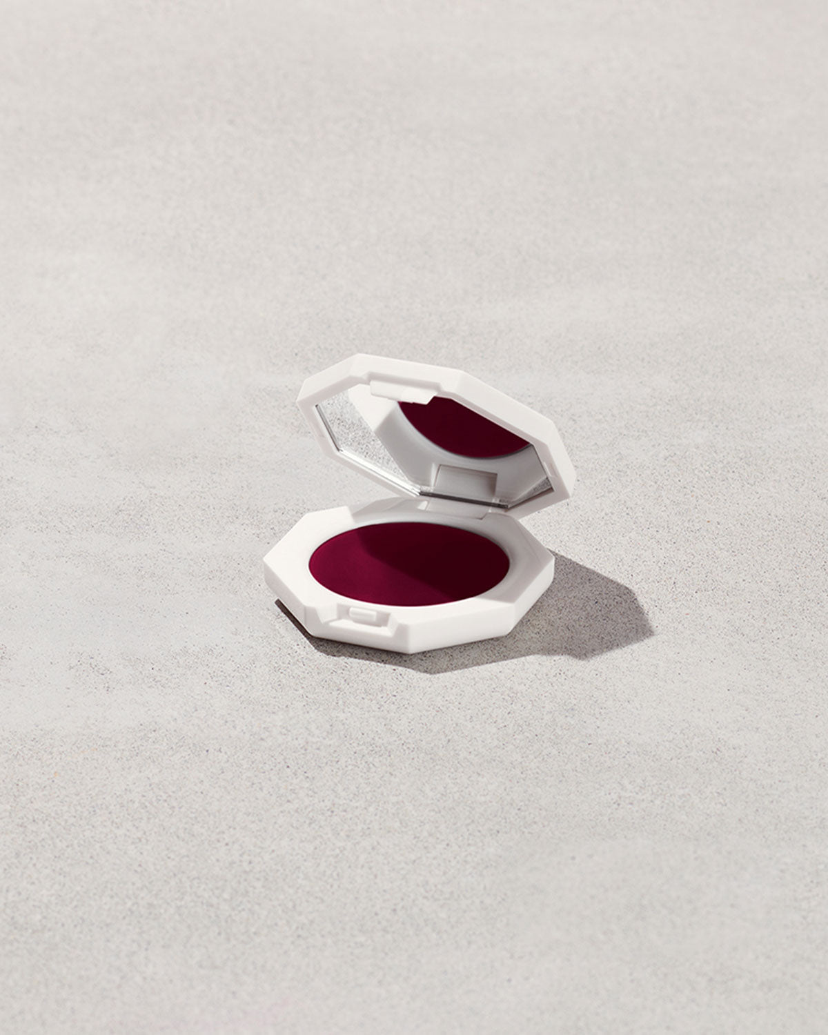 Fenty Beauty Cheeks Out Freestyle Cream Blush — Raisin Standardz