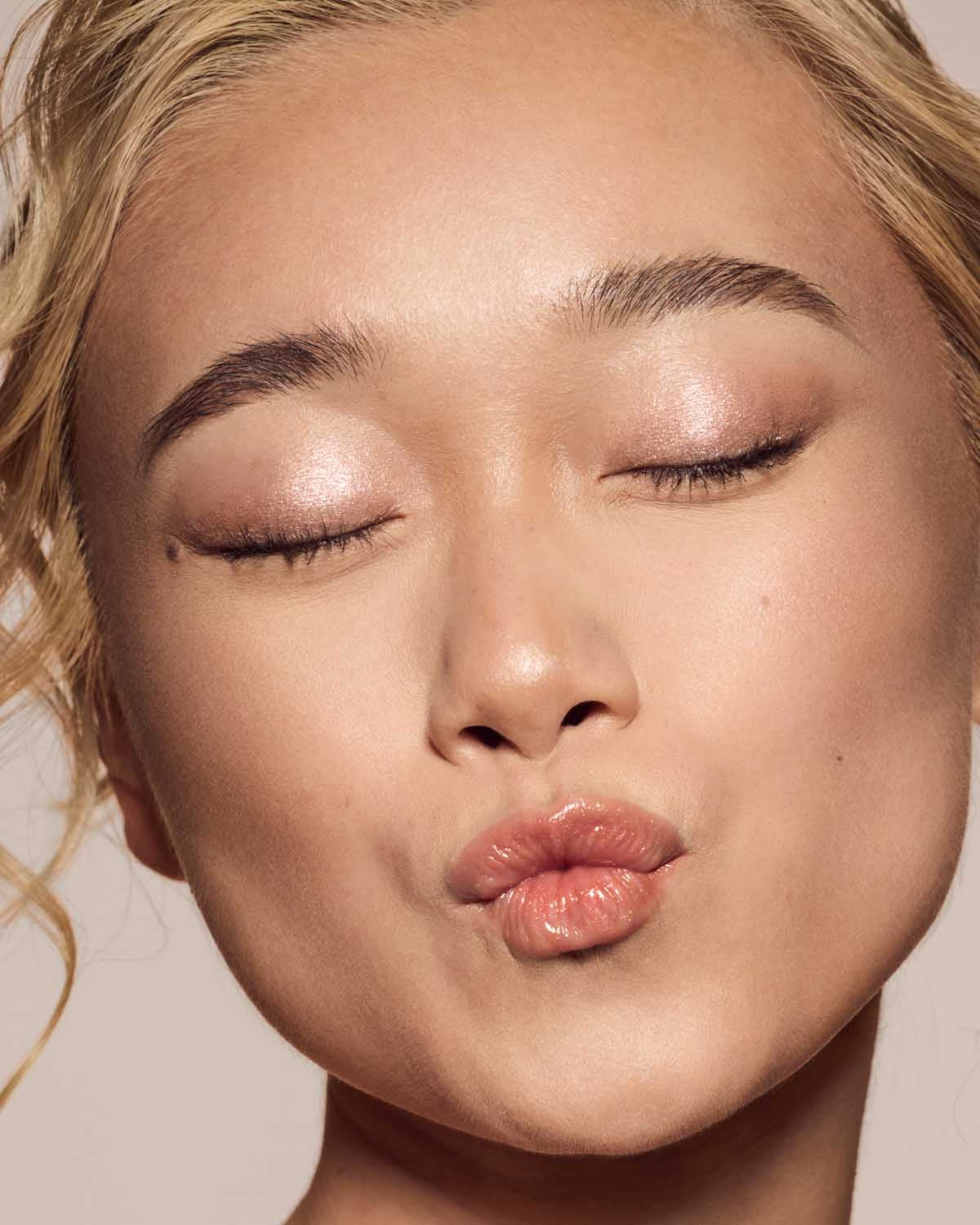 Gloss Bomb Universal Lip Luminizer — Fenty Glow